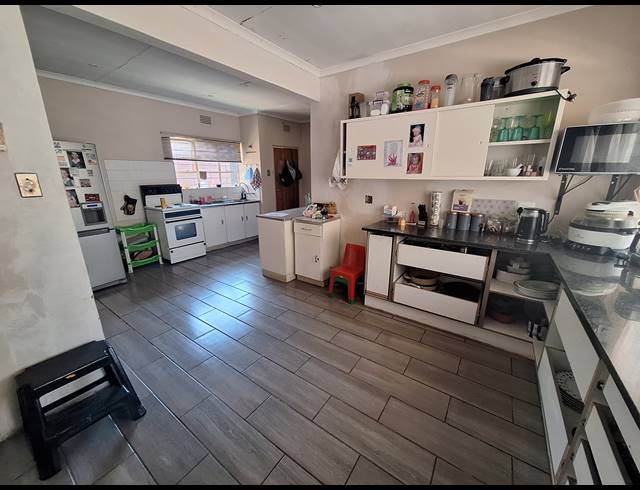 3 BEDROOM HOUSE FOR SALE IN VANDERBIJLPARK SE 2